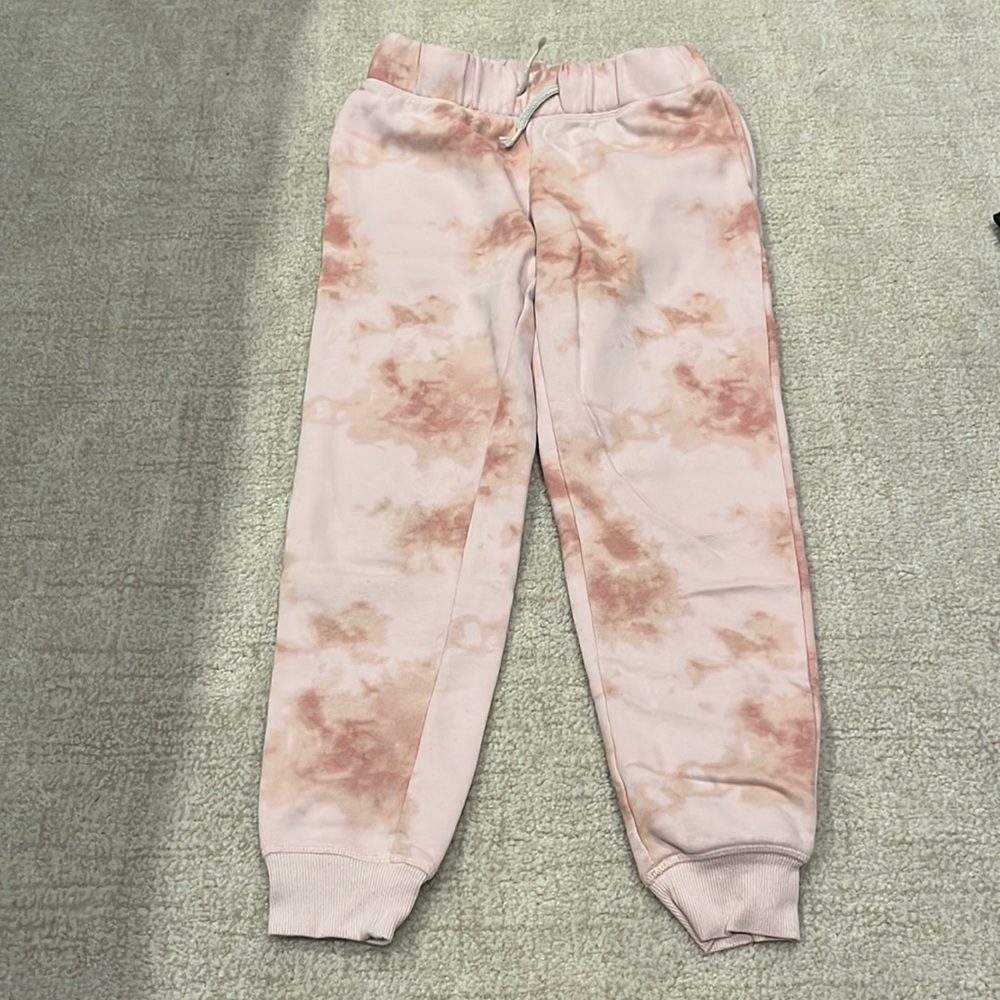 PINK TYE DYE SWEATPANTS WITH POCKETS & ADJUSTABLE WAIST. CUTE & COMFY TO LOUNGE!